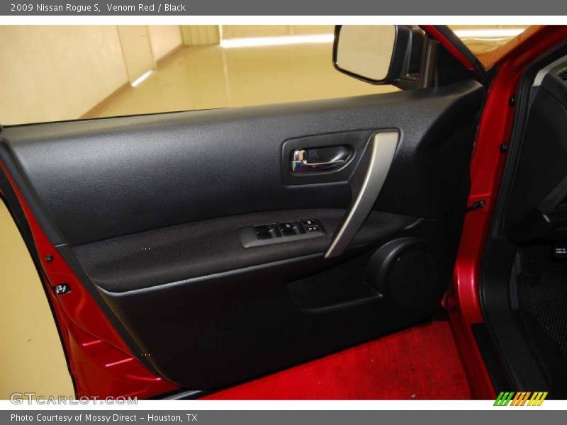 Venom Red / Black 2009 Nissan Rogue S
