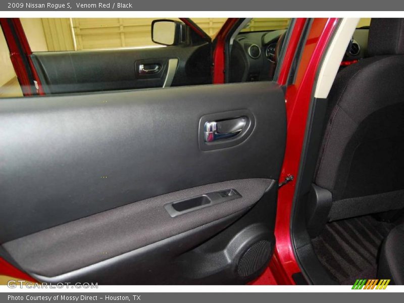 Venom Red / Black 2009 Nissan Rogue S