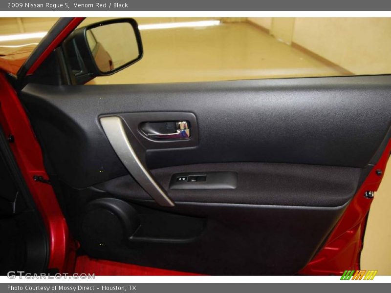 Venom Red / Black 2009 Nissan Rogue S