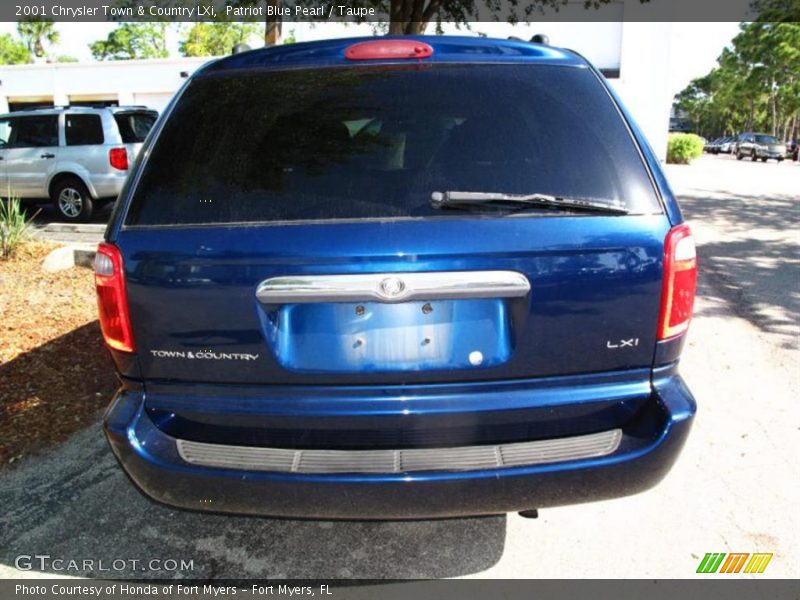 Patriot Blue Pearl / Taupe 2001 Chrysler Town & Country LXi