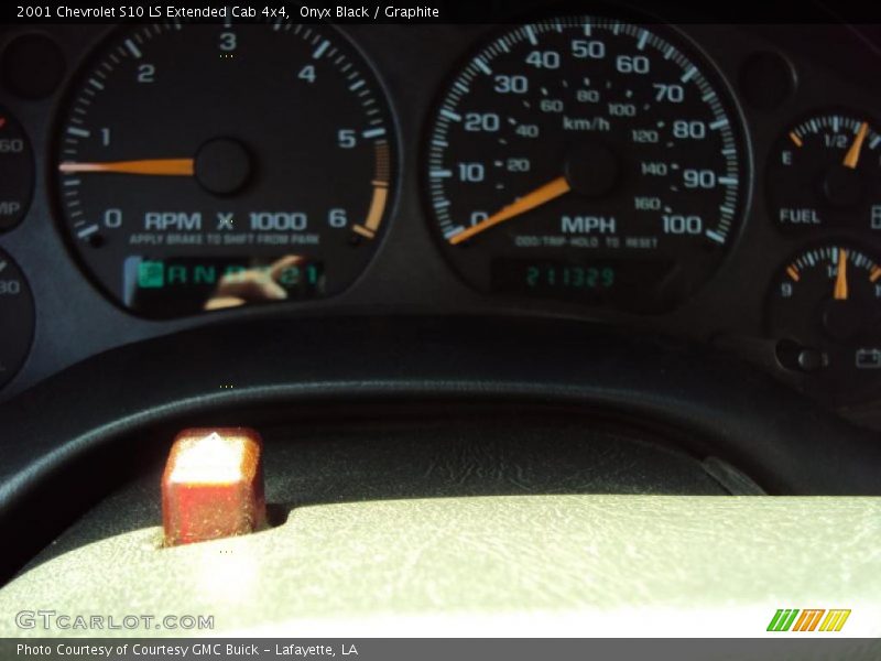 Onyx Black / Graphite 2001 Chevrolet S10 LS Extended Cab 4x4