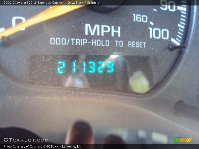 Onyx Black / Graphite 2001 Chevrolet S10 LS Extended Cab 4x4