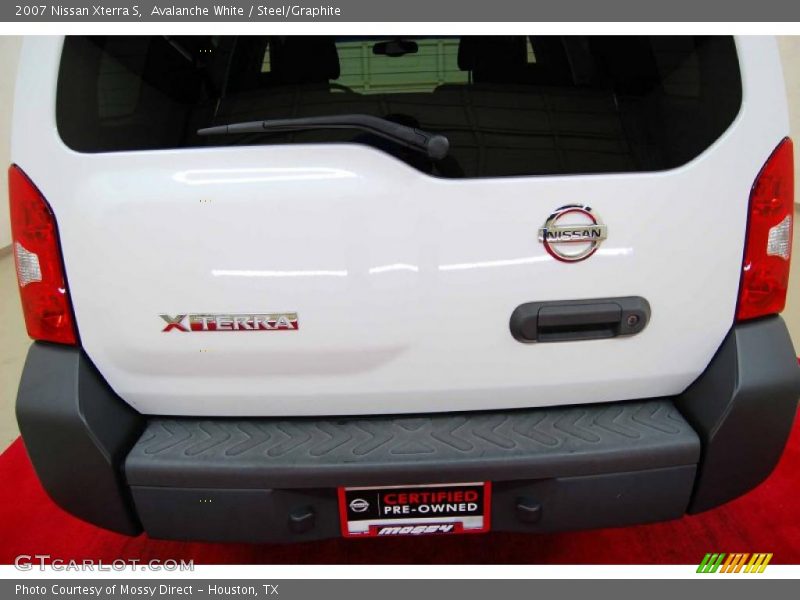 Avalanche White / Steel/Graphite 2007 Nissan Xterra S