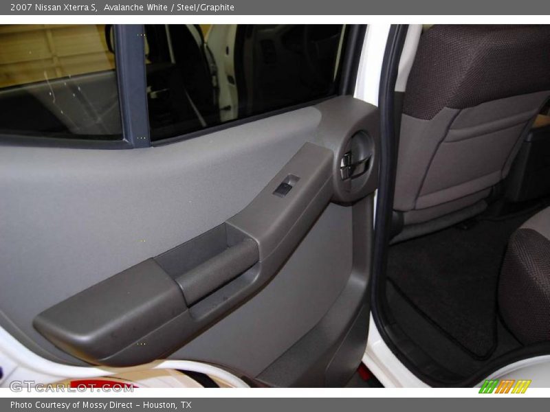 Avalanche White / Steel/Graphite 2007 Nissan Xterra S