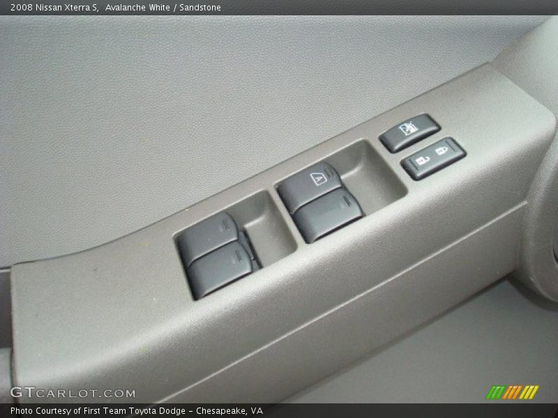 Avalanche White / Sandstone 2008 Nissan Xterra S
