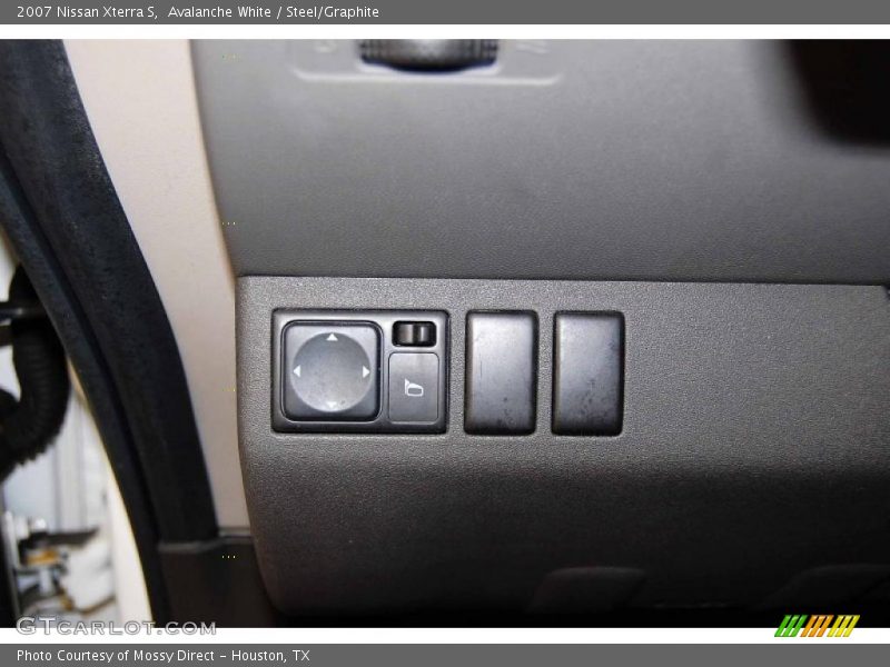 Avalanche White / Steel/Graphite 2007 Nissan Xterra S
