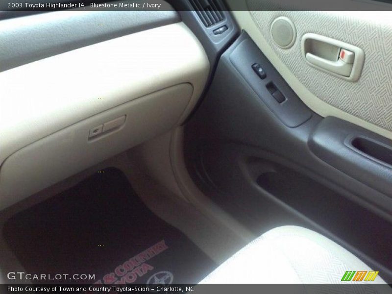 Bluestone Metallic / Ivory 2003 Toyota Highlander I4