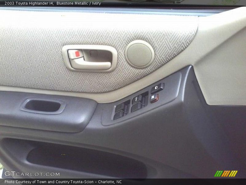 Bluestone Metallic / Ivory 2003 Toyota Highlander I4
