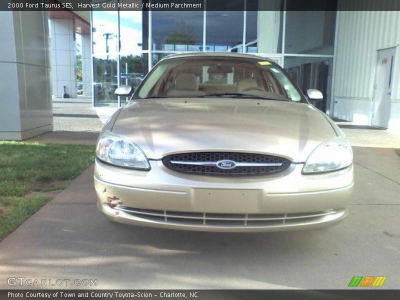 Harvest Gold Metallic / Medium Parchment 2000 Ford Taurus SES