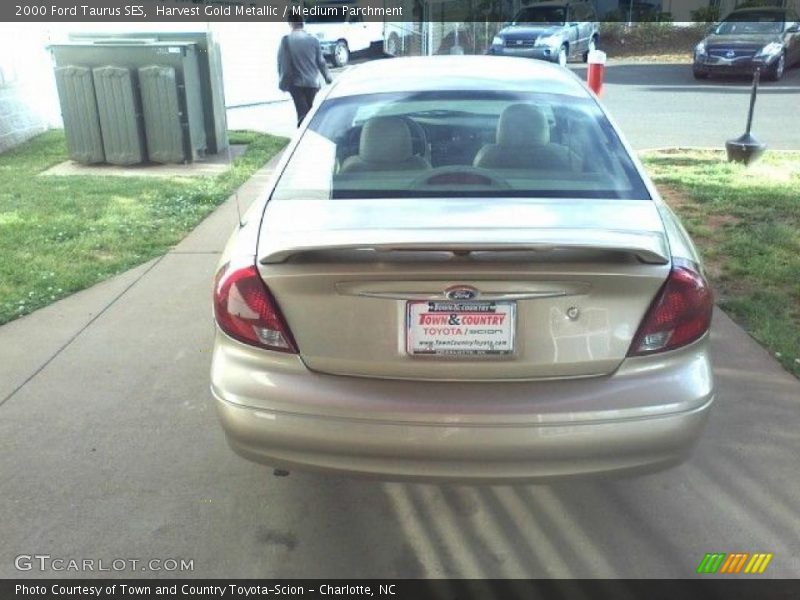 Harvest Gold Metallic / Medium Parchment 2000 Ford Taurus SES