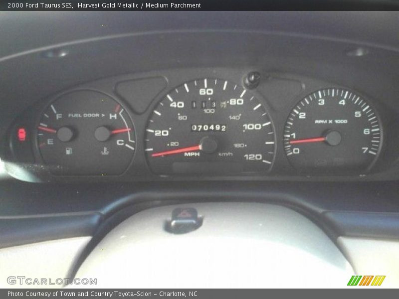 Harvest Gold Metallic / Medium Parchment 2000 Ford Taurus SES