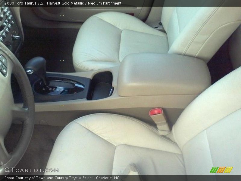 Harvest Gold Metallic / Medium Parchment 2000 Ford Taurus SES