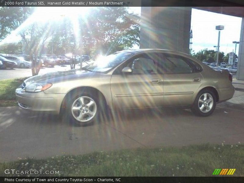 Harvest Gold Metallic / Medium Parchment 2000 Ford Taurus SES