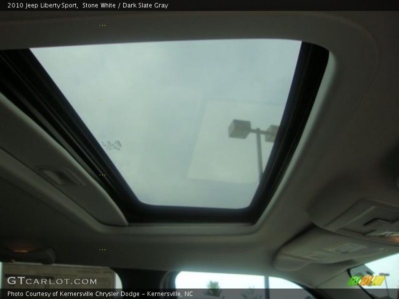 Stone White / Dark Slate Gray 2010 Jeep Liberty Sport