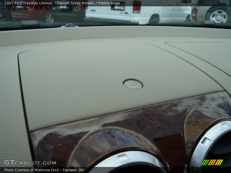 Titanium Green Metallic / Pebble Beige 2007 Ford Freestyle Limited