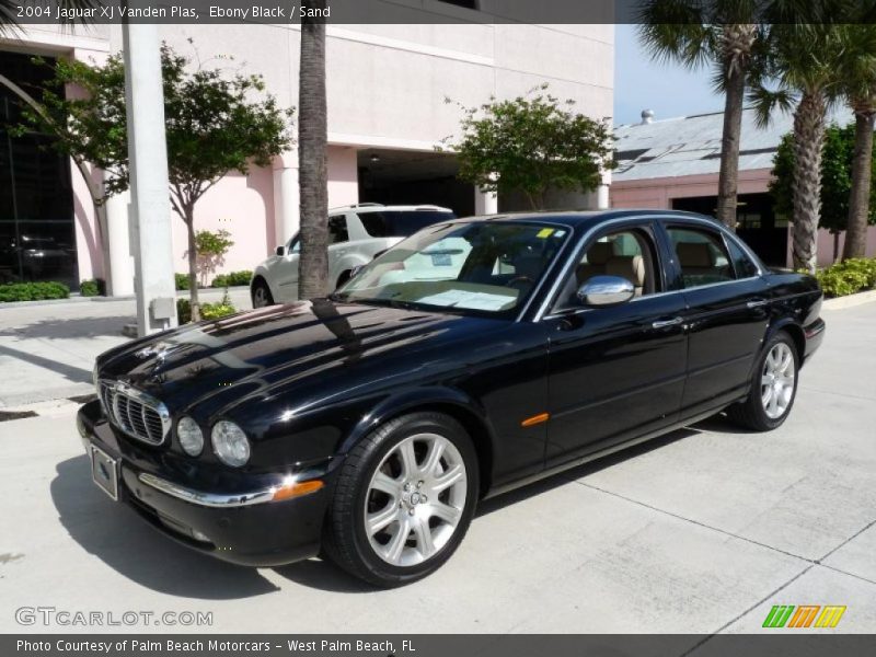 Ebony Black / Sand 2004 Jaguar XJ Vanden Plas