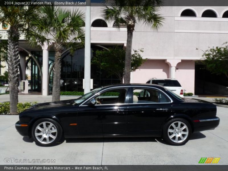 Ebony Black / Sand 2004 Jaguar XJ Vanden Plas