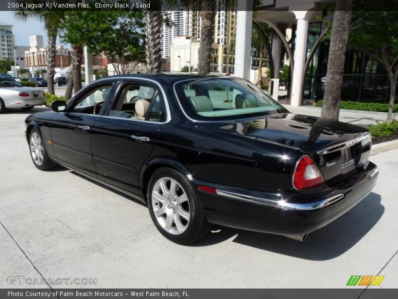 Ebony Black / Sand 2004 Jaguar XJ Vanden Plas