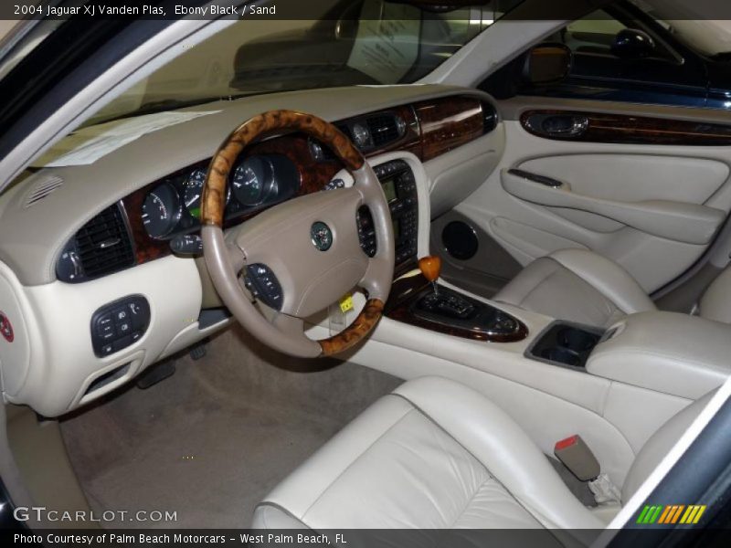 Ebony Black / Sand 2004 Jaguar XJ Vanden Plas