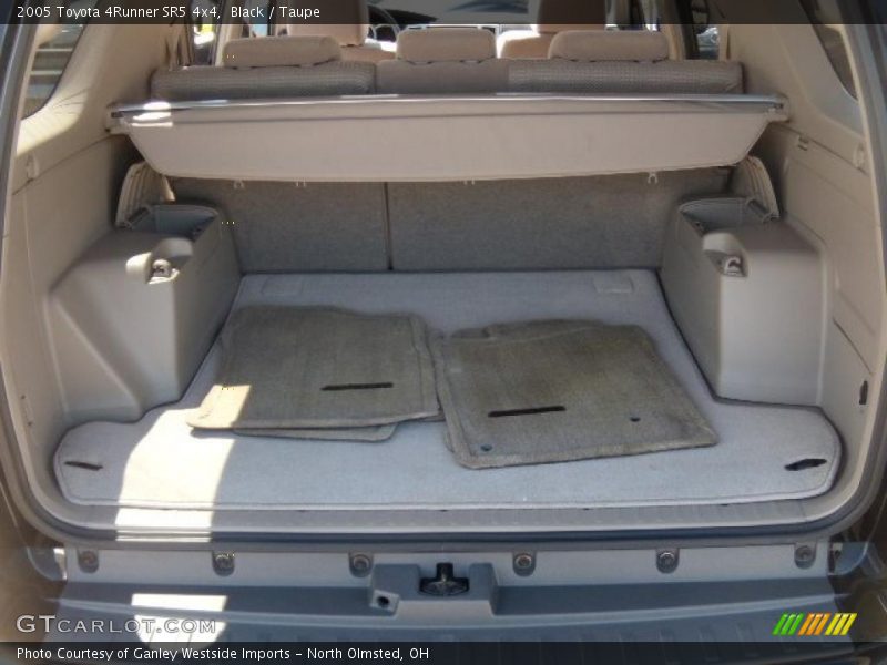 Black / Taupe 2005 Toyota 4Runner SR5 4x4