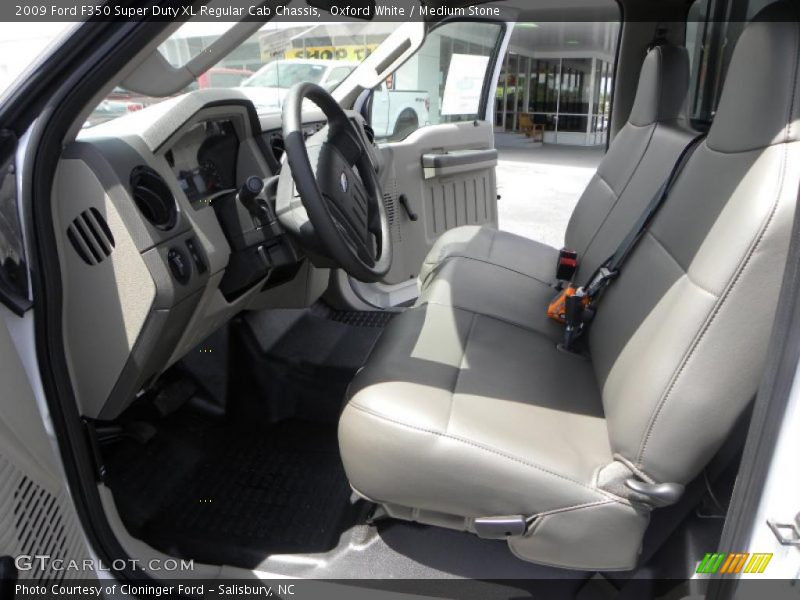 Oxford White / Medium Stone 2009 Ford F350 Super Duty XL Regular Cab Chassis
