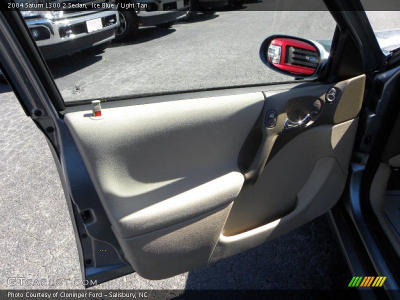 Ice Blue / Light Tan 2004 Saturn L300 2 Sedan