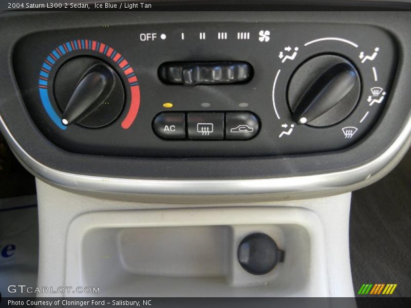 Ice Blue / Light Tan 2004 Saturn L300 2 Sedan