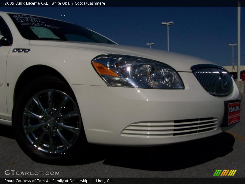 White Opal / Cocoa/Cashmere 2009 Buick Lucerne CXL
