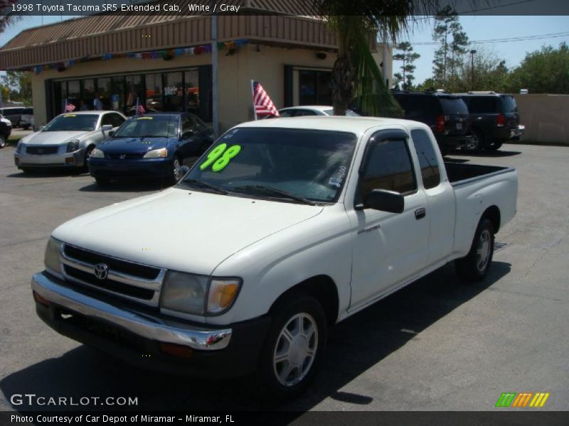 White / Gray 1998 Toyota Tacoma SR5 Extended Cab