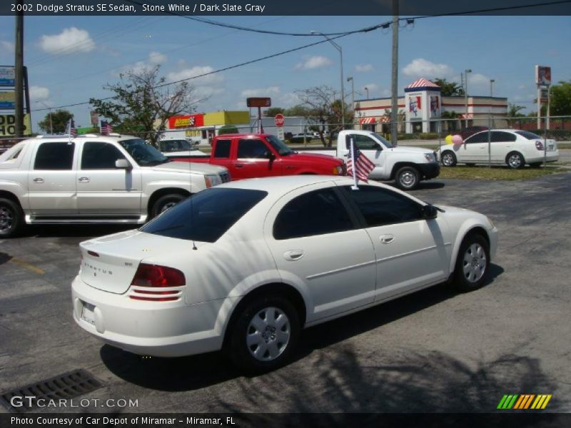 Stone White / Dark Slate Gray 2002 Dodge Stratus SE Sedan