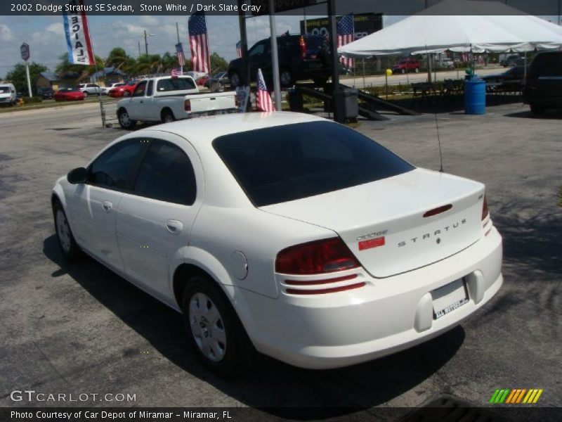 Stone White / Dark Slate Gray 2002 Dodge Stratus SE Sedan