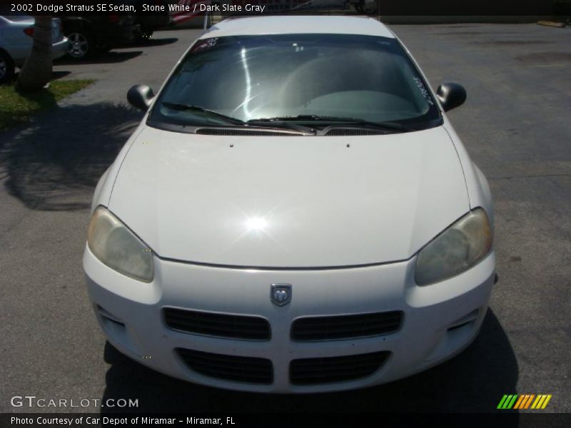 Stone White / Dark Slate Gray 2002 Dodge Stratus SE Sedan