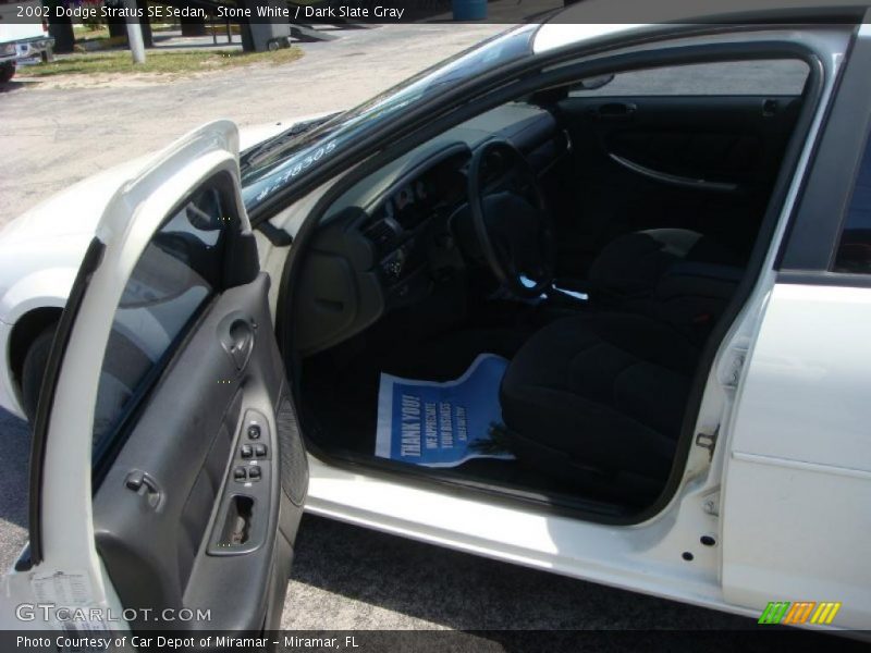 Stone White / Dark Slate Gray 2002 Dodge Stratus SE Sedan