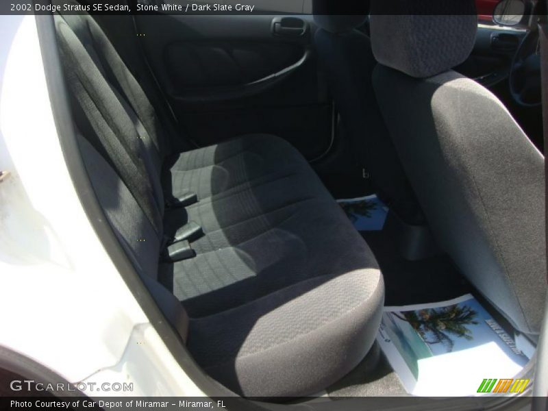Stone White / Dark Slate Gray 2002 Dodge Stratus SE Sedan