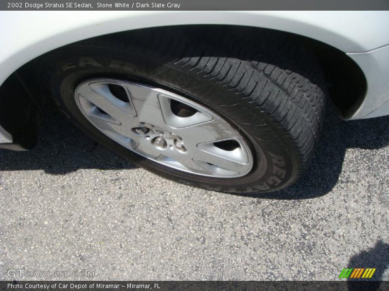Stone White / Dark Slate Gray 2002 Dodge Stratus SE Sedan