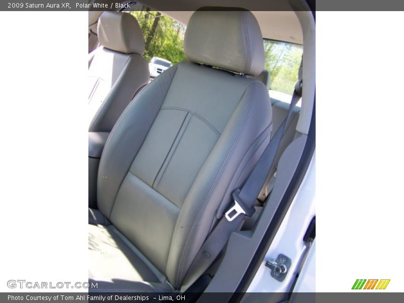 Polar White / Black 2009 Saturn Aura XR