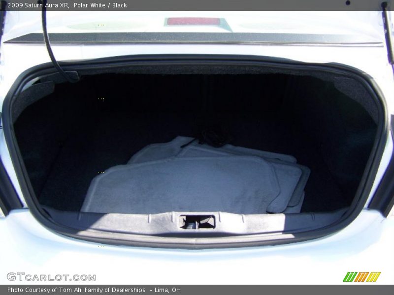 Polar White / Black 2009 Saturn Aura XR