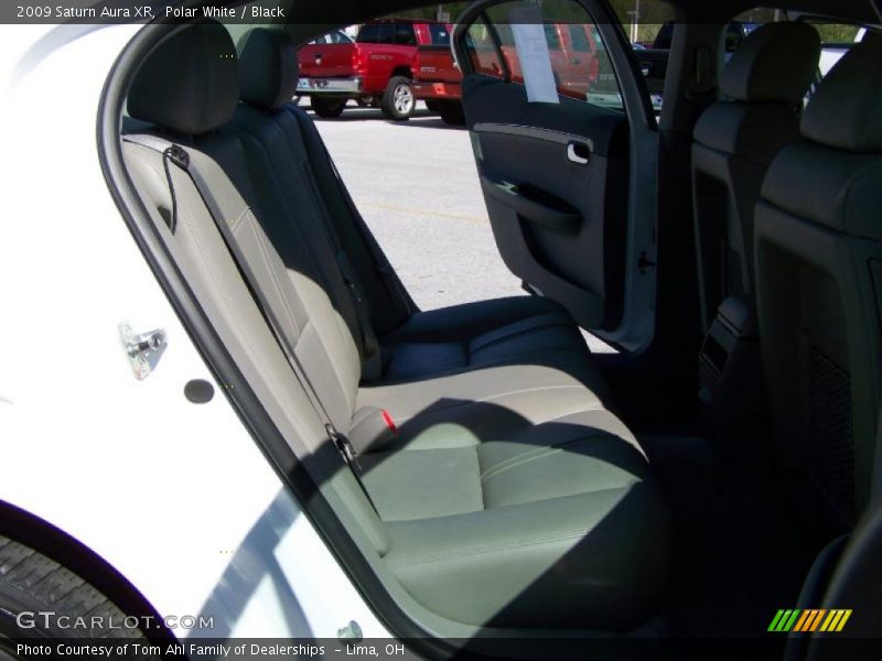 Polar White / Black 2009 Saturn Aura XR