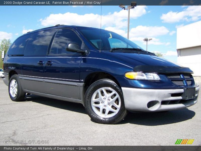 Patriot Blue Pearlcoat / Mist Gray 2000 Dodge Grand Caravan LE