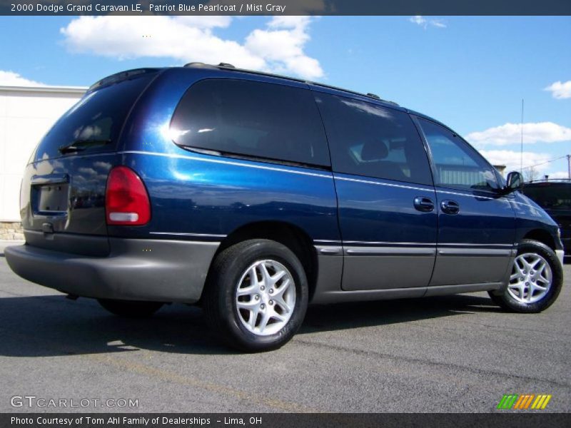 Patriot Blue Pearlcoat / Mist Gray 2000 Dodge Grand Caravan LE