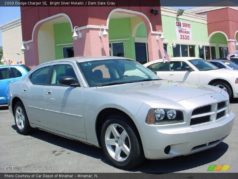 Bright Silver Metallic / Dark Slate Gray 2009 Dodge Charger SE