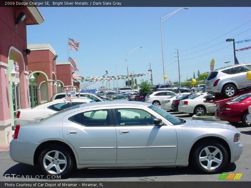 Bright Silver Metallic / Dark Slate Gray 2009 Dodge Charger SE