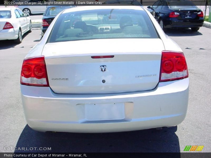 Bright Silver Metallic / Dark Slate Gray 2009 Dodge Charger SE
