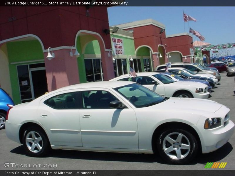 Stone White / Dark Slate Gray/Light Slate Gray 2009 Dodge Charger SE