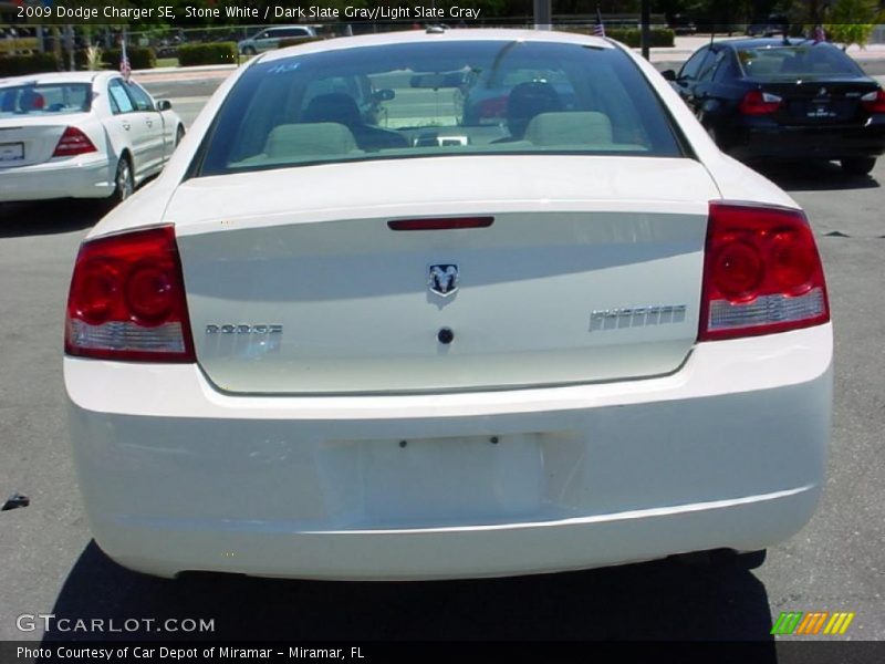 Stone White / Dark Slate Gray/Light Slate Gray 2009 Dodge Charger SE