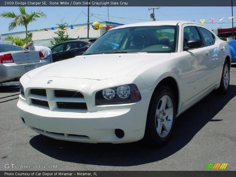 Stone White / Dark Slate Gray/Light Slate Gray 2009 Dodge Charger SE