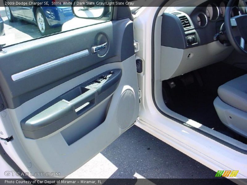 Stone White / Dark Slate Gray/Light Slate Gray 2009 Dodge Charger SE