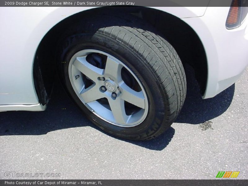 Stone White / Dark Slate Gray/Light Slate Gray 2009 Dodge Charger SE