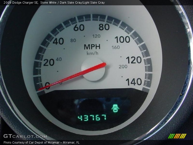 Stone White / Dark Slate Gray/Light Slate Gray 2009 Dodge Charger SE