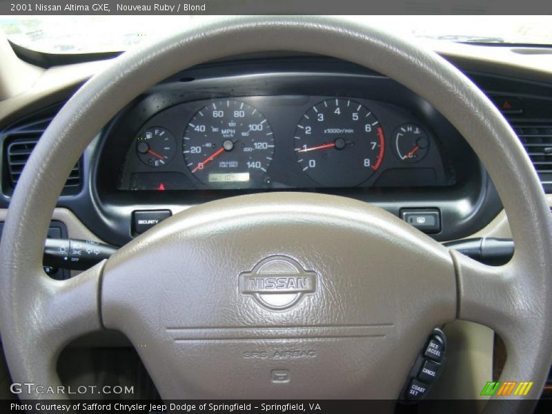 Nouveau Ruby / Blond 2001 Nissan Altima GXE